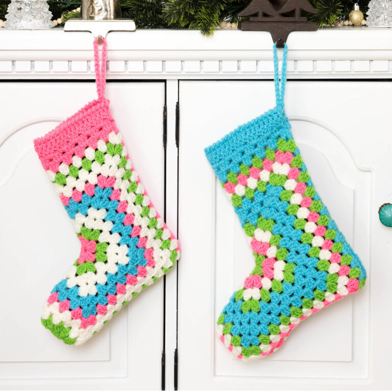 27 Free and Easy Crochet Christmas Stocking Patterns | Yarns and Crafts