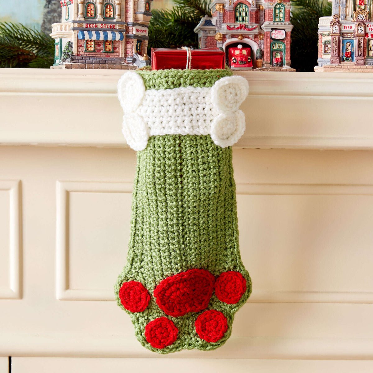 27 Free and Easy Crochet Christmas Stocking Patterns | Yarns and Crafts