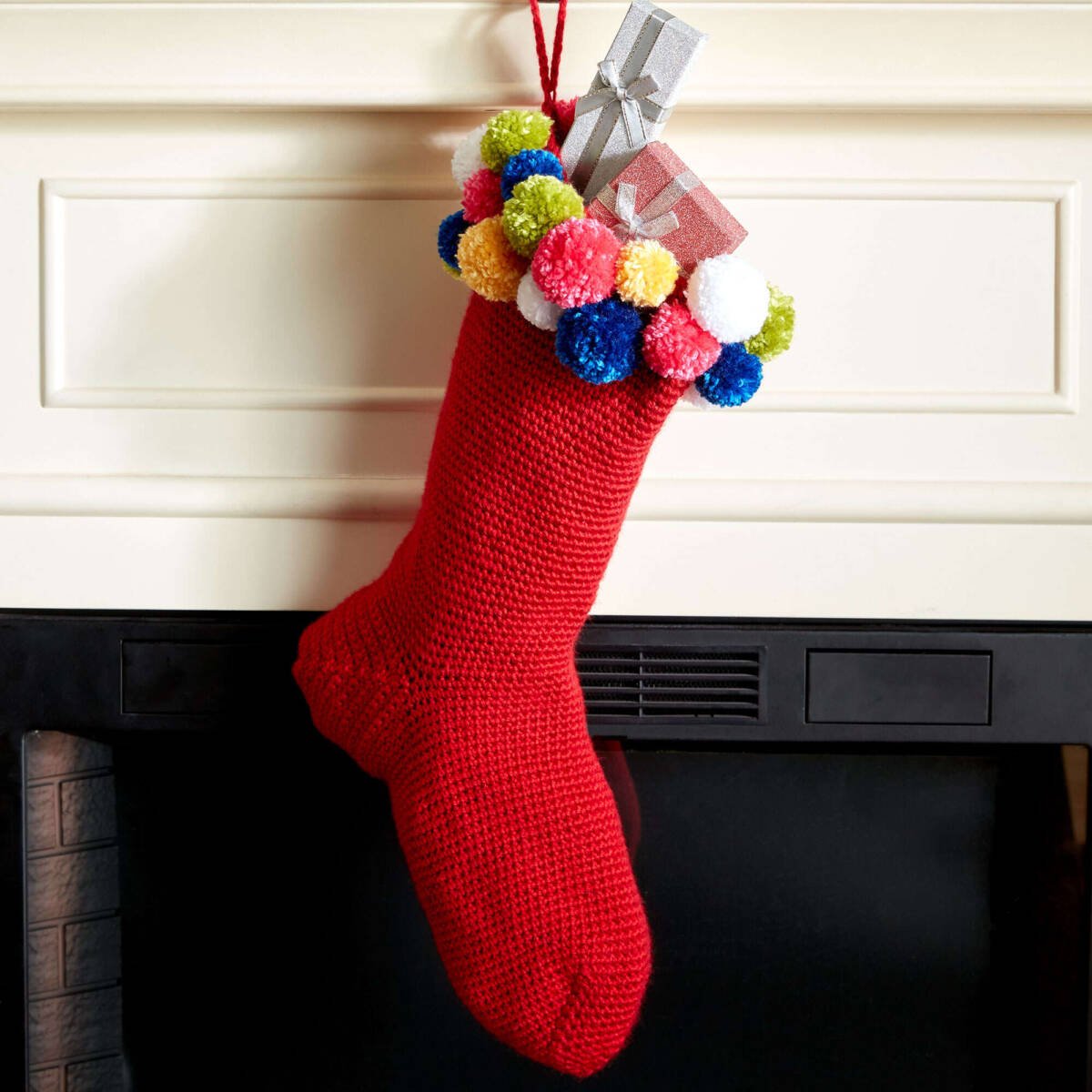 27 Free and Easy Crochet Christmas Stocking Patterns | Yarns and Crafts