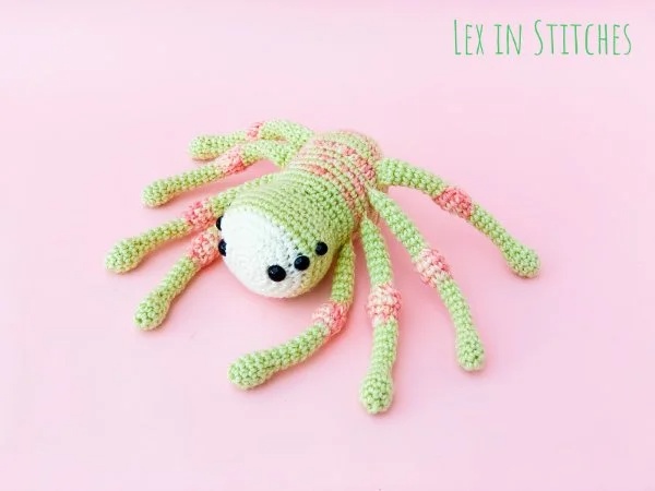 free rochet no-sew amigurumi spider pattern