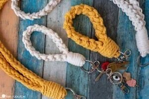 Free Crochet Rope Key Chain Pattern 47 Free and Easy Crochet Keychain Patterns | Yarns and Crafts