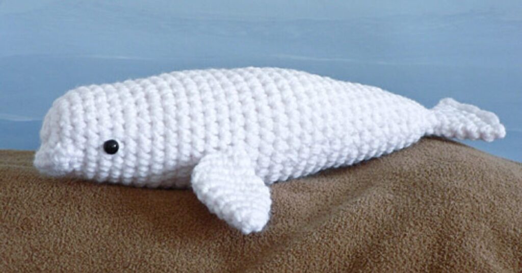 Featured image free crochet Beluga pattern