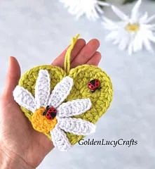 Free crochet daisy patterns