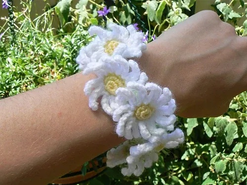 free crochet flower bracelet patterns
