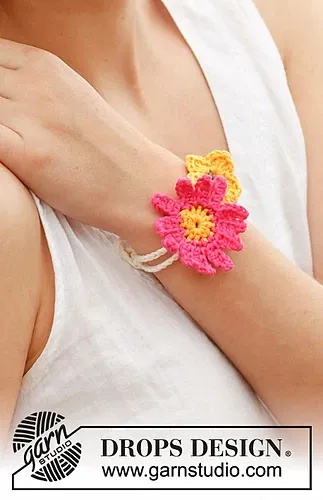 free crochet flower bracelet patterns