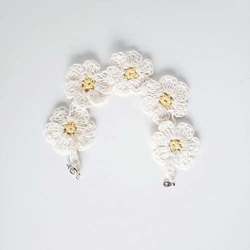 free crochet flower bracelet patterns