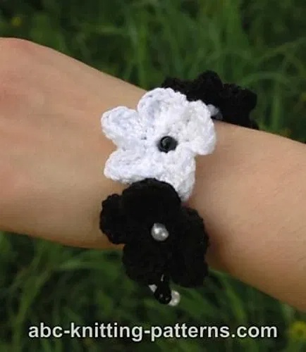 free crochet flower bracelet patterns