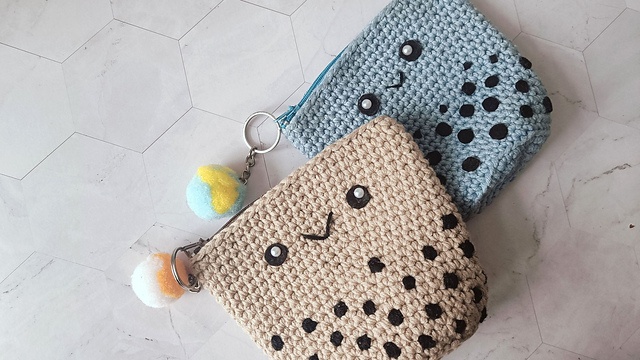 Free crochet zipper pouch patterns