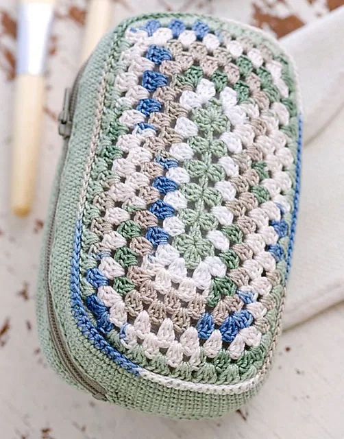 Free crochet zipper pouch patterns