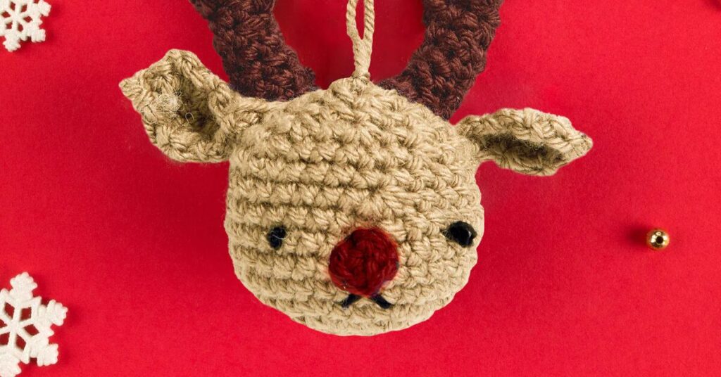 Featured image free crochet pocket Reindeer pattern
