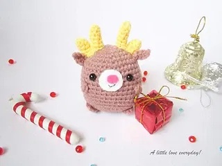 Free Crochet Pocket Reindeer Patterns