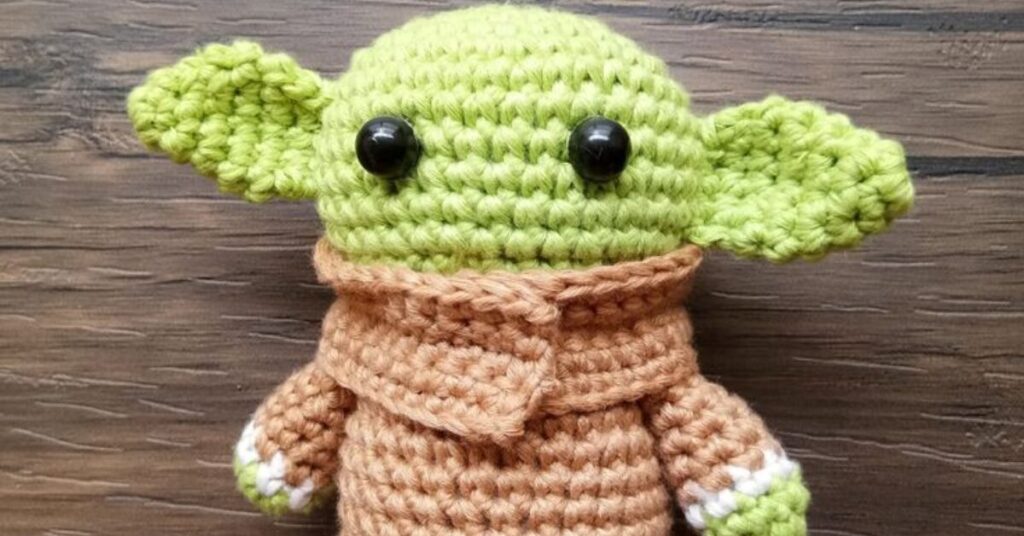 Featured image free crochet Baby Yoda patterns