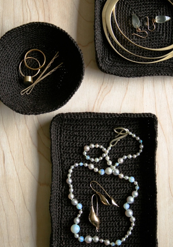 Free crochet jewelry holder patterns