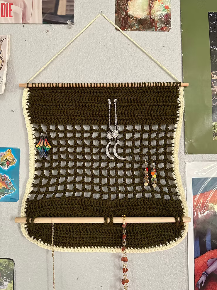 Free crochet jewelry holder patterns