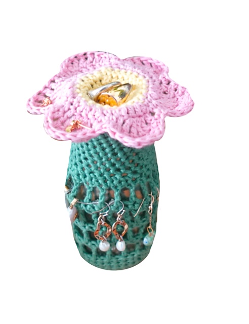 Free crochet jewelry holder patterns