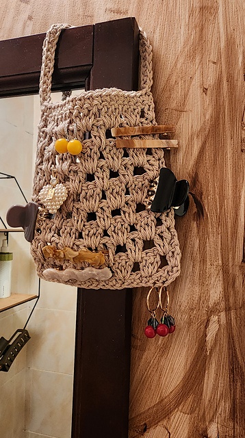 Free crochet jewelry holder patterns