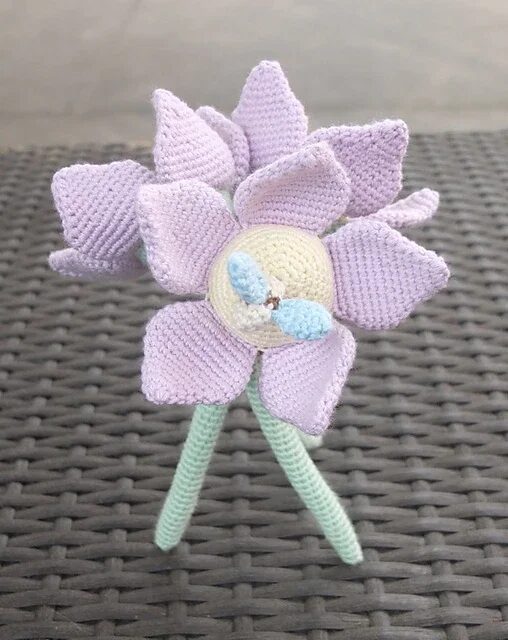 Free Crochet Flower Patterns for Room Decor
