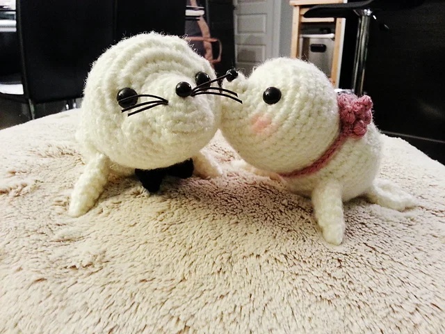 Free crochet amigurumi baby seal patterns