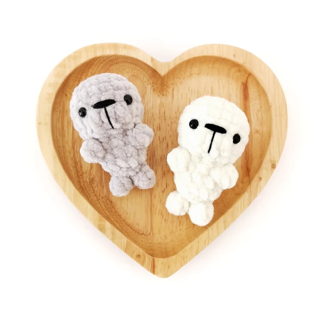 Free crochet amigurumi baby seal patterns