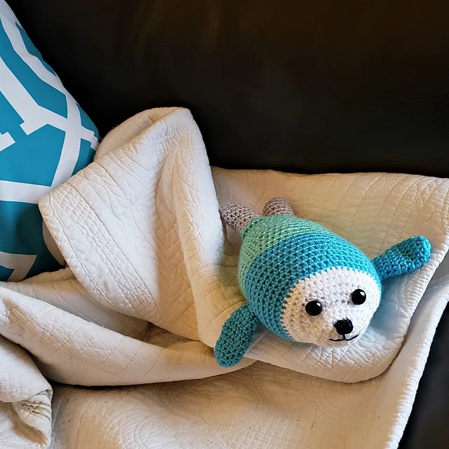 Free crochet amigurumi baby seal patterns