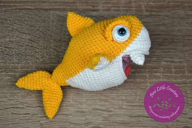 Free crochet amigurumi shark patterns