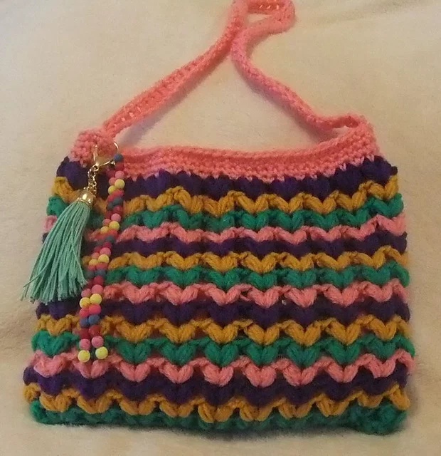 Free crochet v-stitch market bag patterns