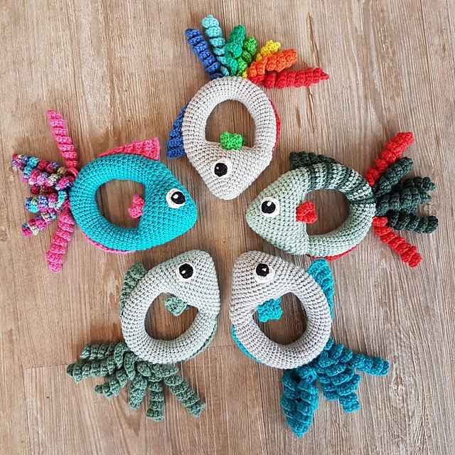 Simple Parten 25 Free and Easy Crochet Amigurumi Fish Patterns | Yarns and Crafts