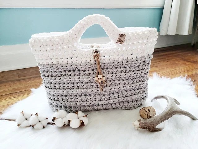 Free crochet t-shirt yarn handbag patterns