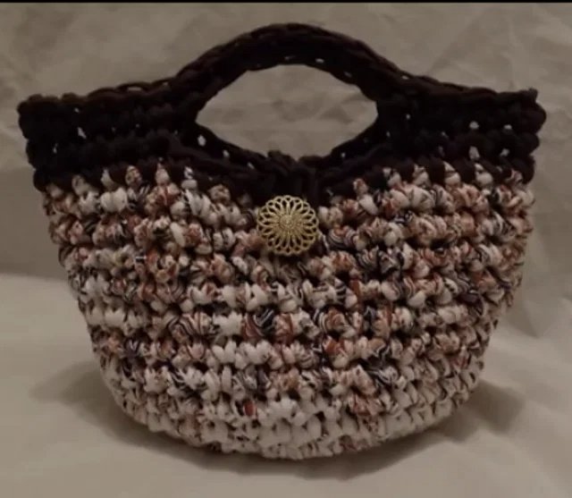 Free crochet t-shirt yarn handbag patterns
