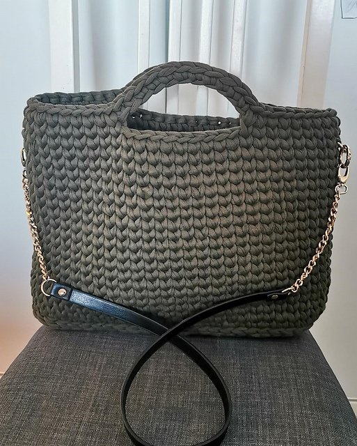 Free crochet t-shirt yarn handbag patterns