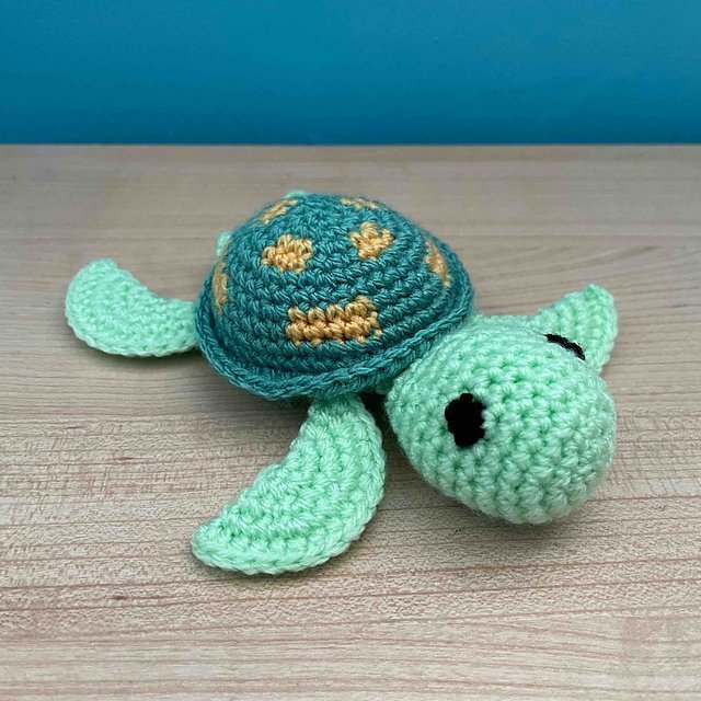 Free no-sew amigurumi crochet turtle patterns