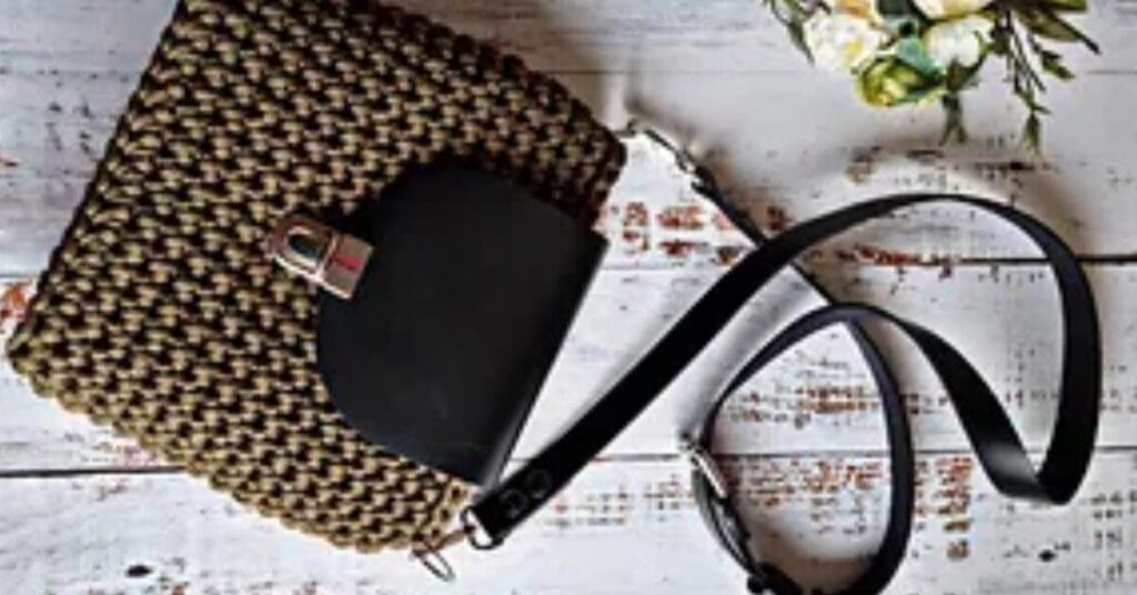 Free crochet shoulder bag patterns featured Image